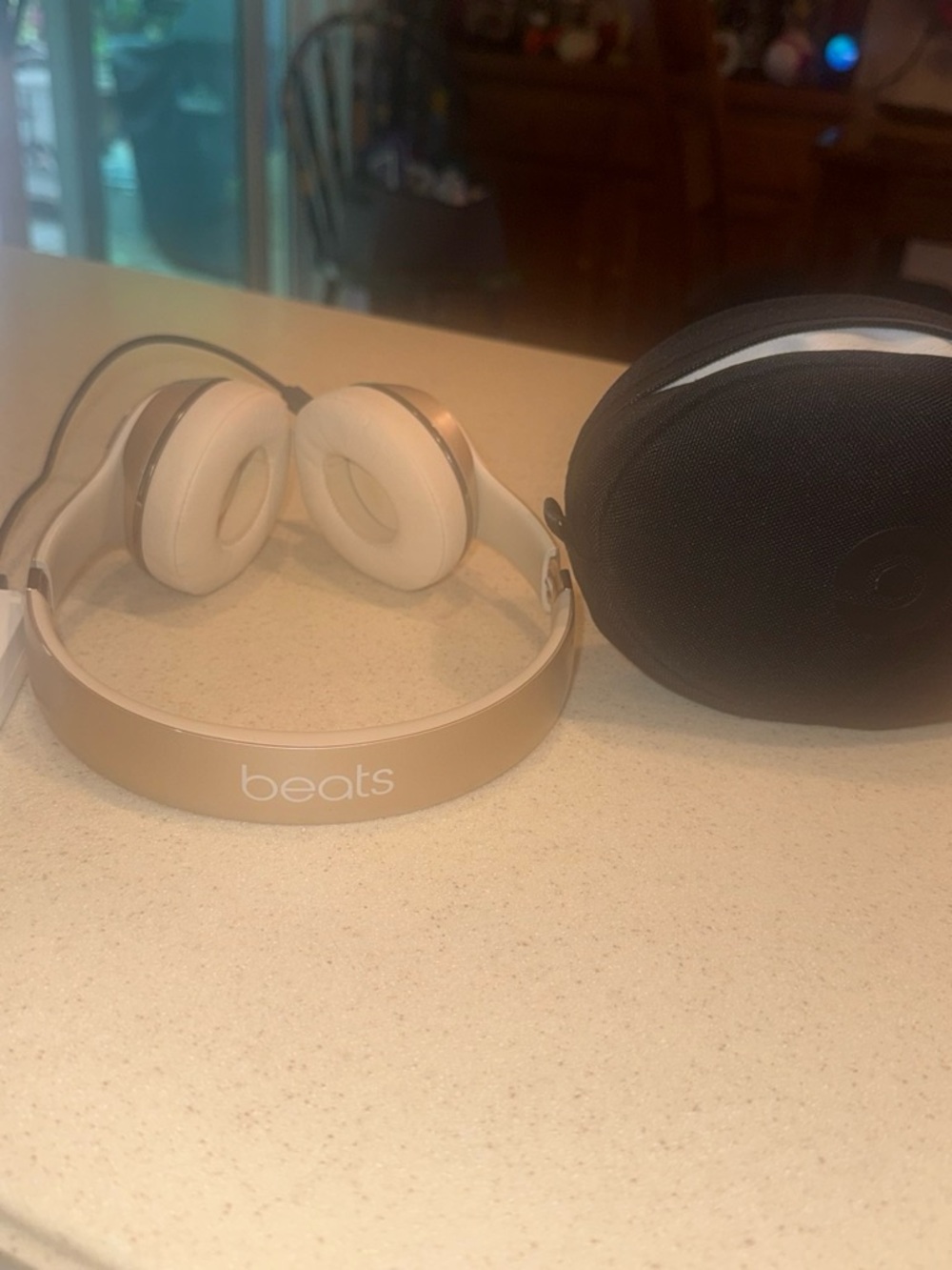 Beats Solo3 Headband Headphones in Gold with Case and Charger